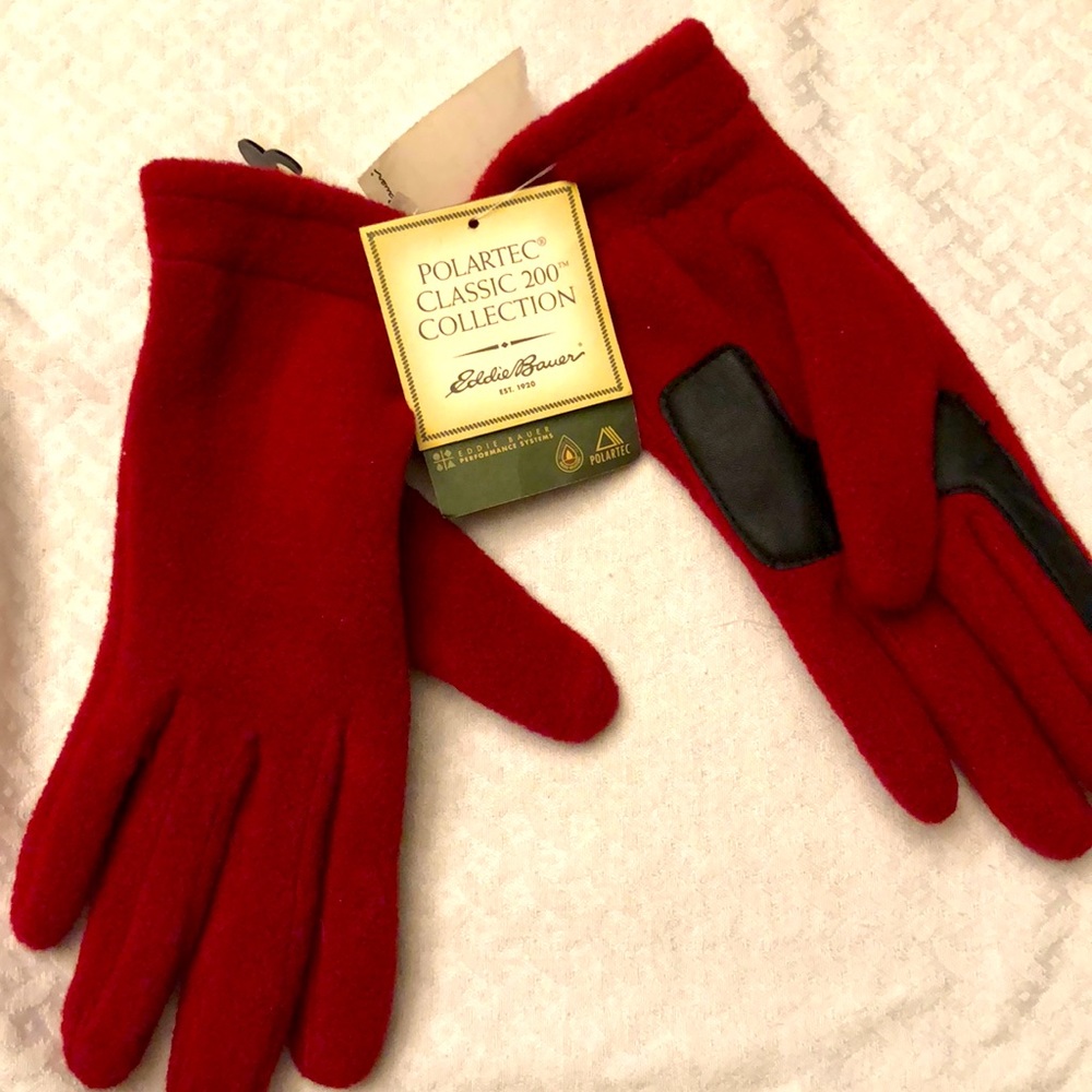 Eddie Bauer Polartec classic collection gloves in red and black.